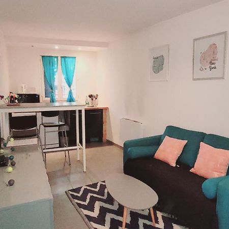 Cosy Corner Apartment L'Isle-sur-la-Sorgue Exterior photo