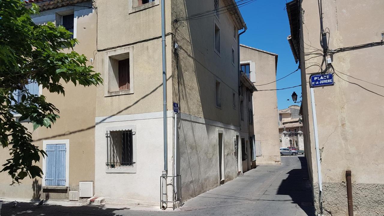 Cosy Corner Apartment L'Isle-sur-la-Sorgue Exterior photo